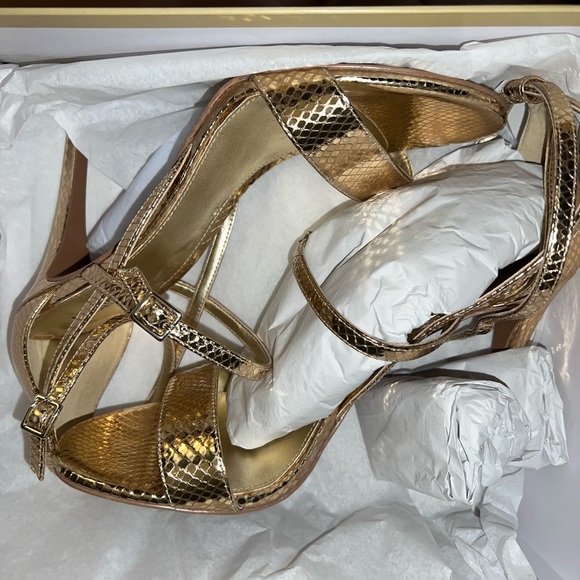Gold Micheal Kors Heels! - Picture 2 of 10